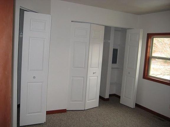 2 room closets in Master bedroom