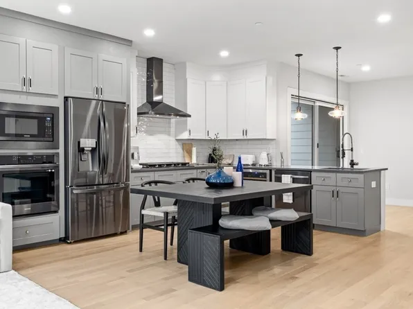 35 Leyden St #4, Boston, MA 02128