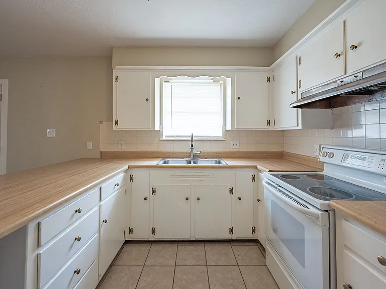 5405 Westgate Dr — Photo 9