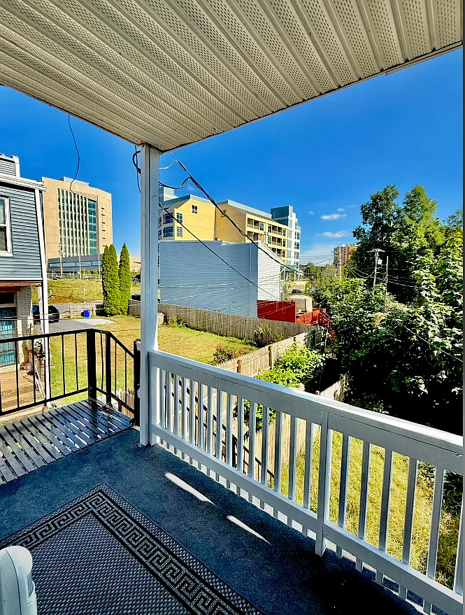 1 bed, 720 sqft, $1,100 — Photo 2