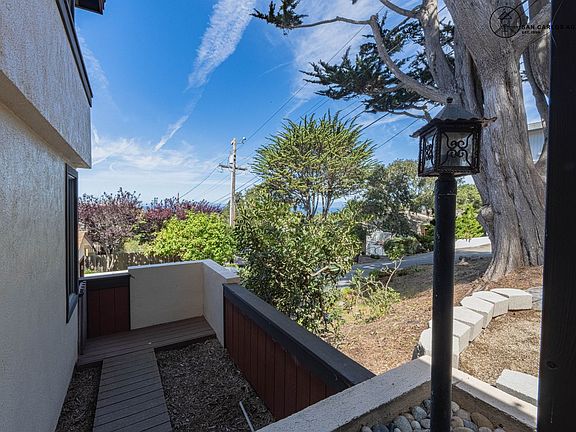 3rd image of 801 Parcel St