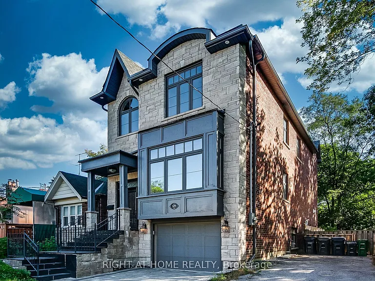 109 Banff Rd — Photo 2