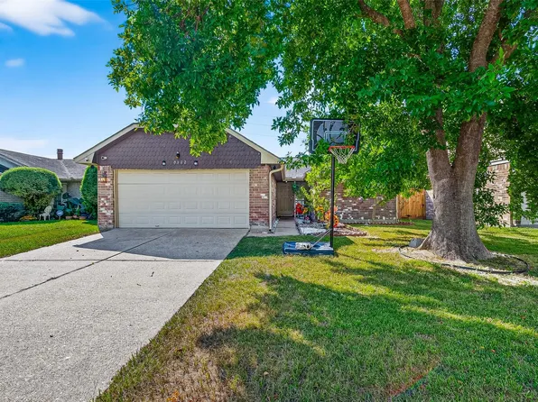 8522 Grand Knolls Dr, Houston, TX 77083
