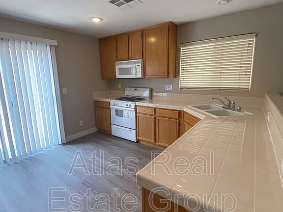 4th image of 11949 Jersey Lilly St