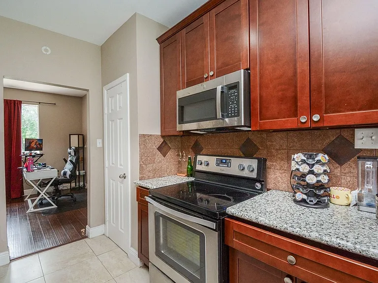 1402 Chestnut Ridge Rd — Photo 19