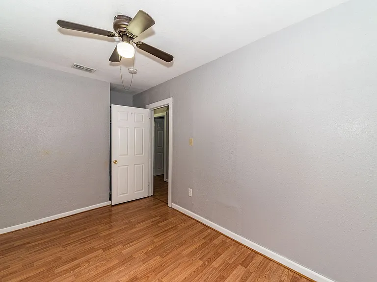 508 Bee St — Photo 18