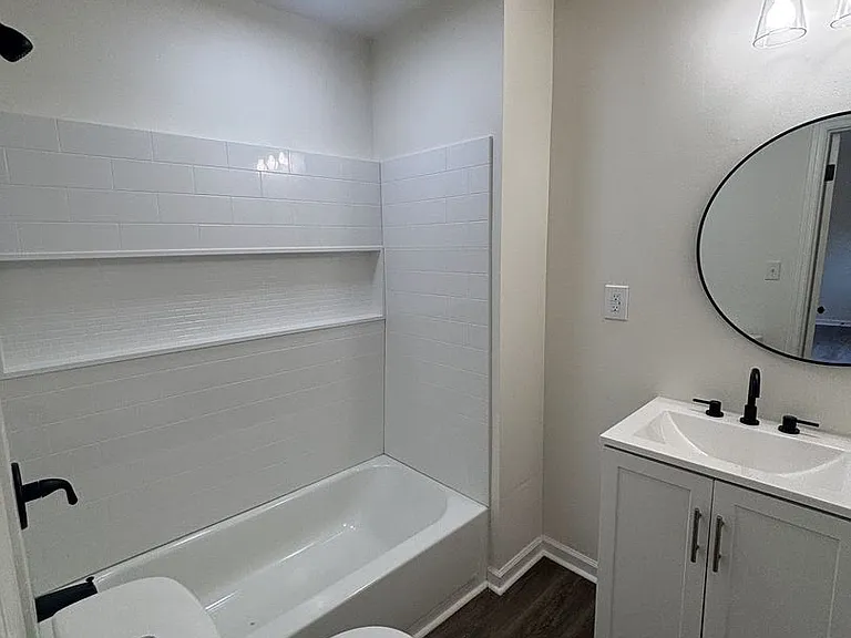 2535 Martin Cir — Photo 5
