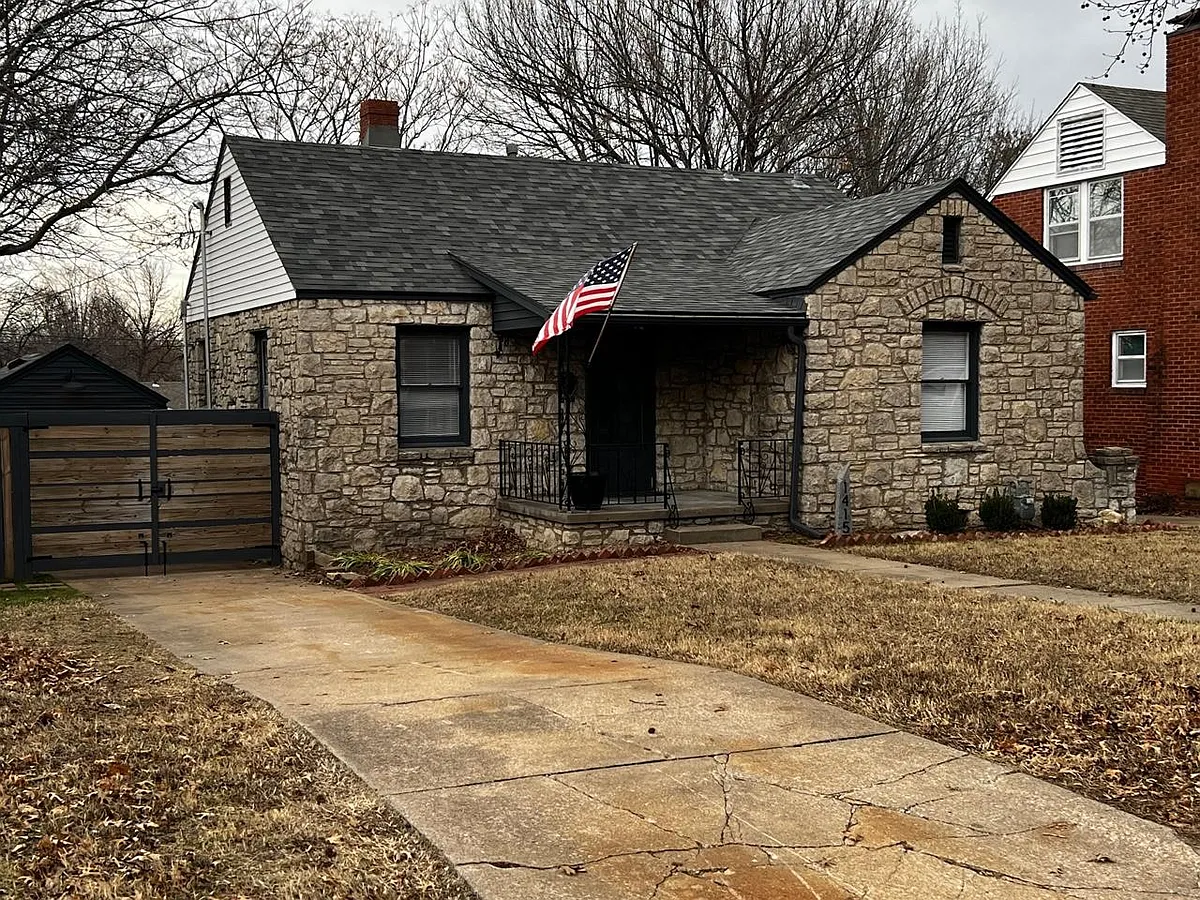 Building Photo - 1415 S Knoxville Ave