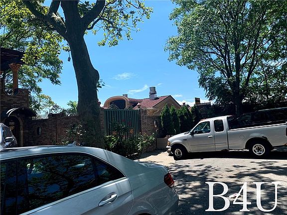 3rd image of 373 Whitman Dr
