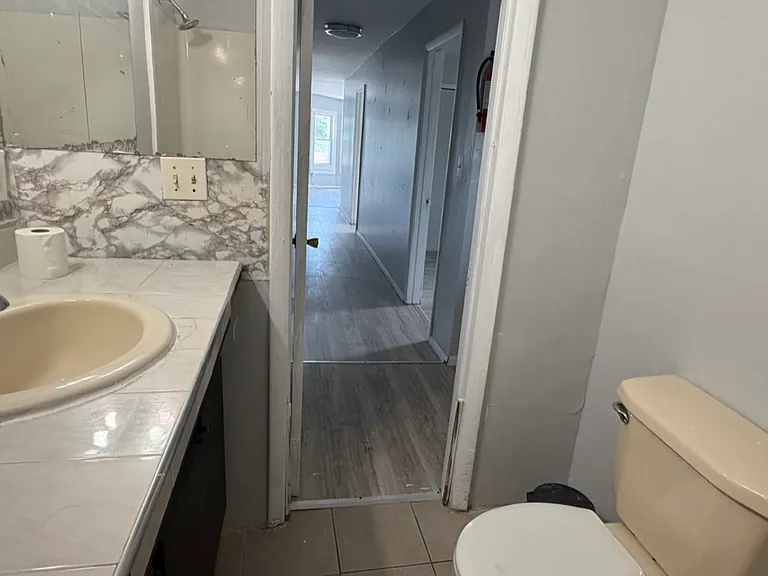 208 Main St #B — Photo 4
