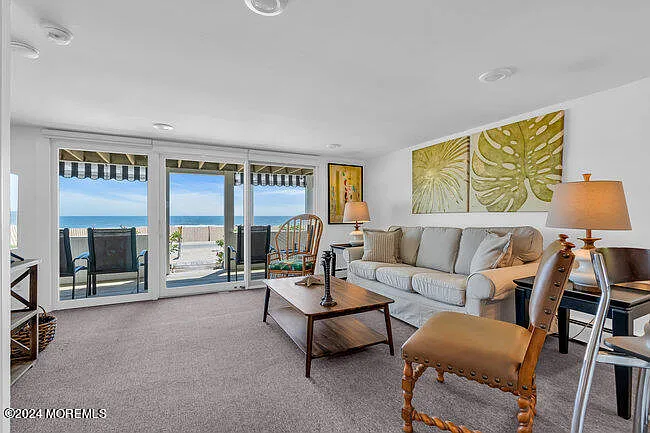 157 Beachfront Front — Photo 15
