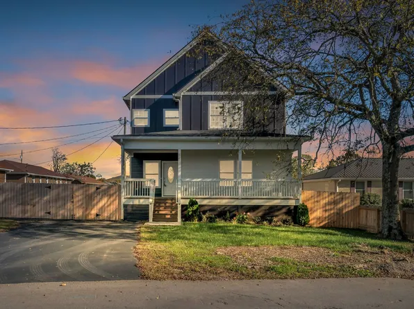 110 Ten Throw Dr, Lebanon, TN 37087