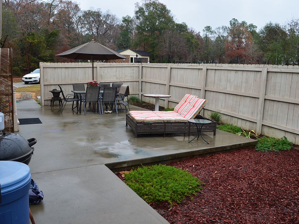 1st image of 208 Creek Dr