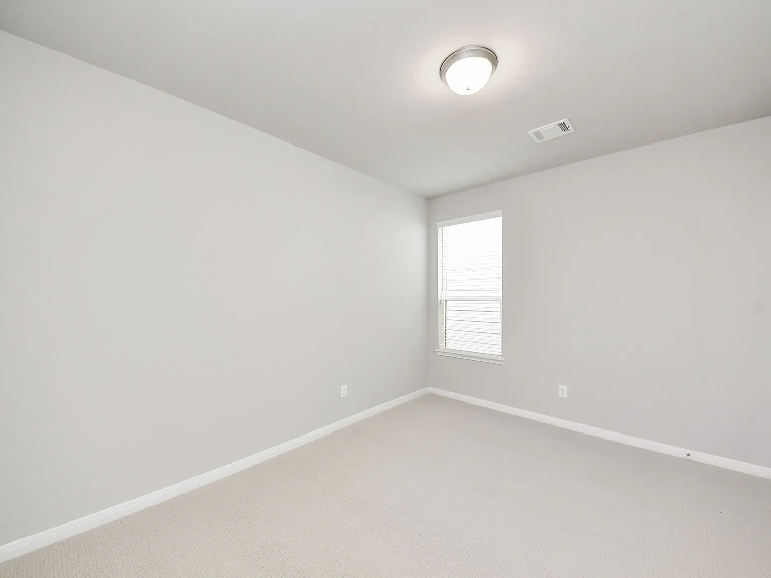 4 bed, 3.5 bath, 2656 sqft, $3,350 — Photo 2