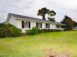 115 Canal Dr, Harkers Island, NC 28531