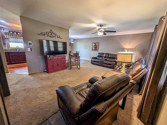 5th image of 3816 Briarwood Dr