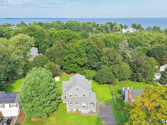 3rd image of 592 Pond Point Avenue