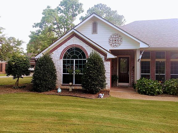 3rd image of 15435 Lakeside Dr