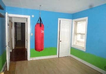 5th image of 5330 W Parker Ave
