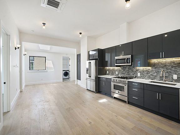 5th image of 2734 20th St #2