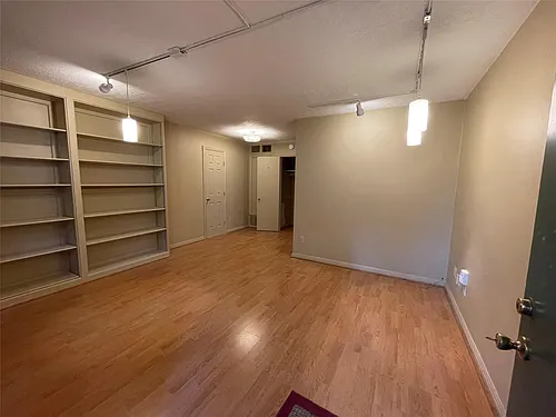1324 Cortlandt St #1 Photo 1