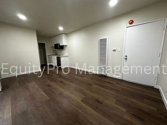 3rd image of 7228 Newlin Ave APT 8