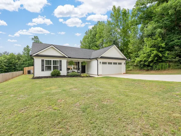 69 Pine Dr, Taylors, SC 29687