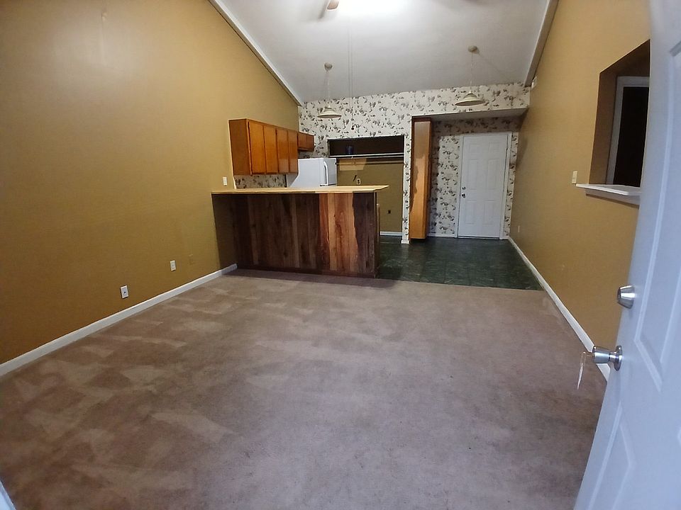 2nd image of 1401 Rustic Dr NW