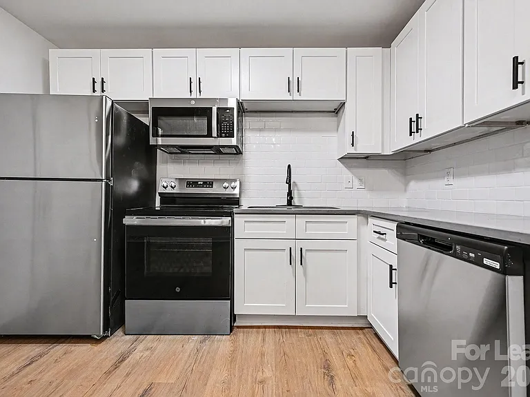 5001 Lakecrest Dr — Photo 11