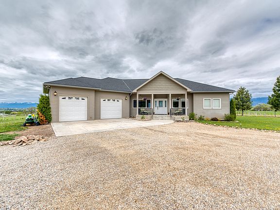 2nd image of 635 Crooked Creek Dr