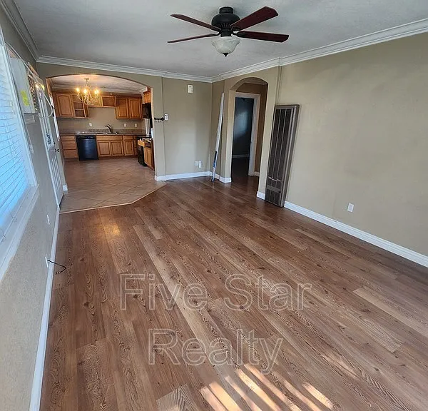1142 Indiana St — Photo 7