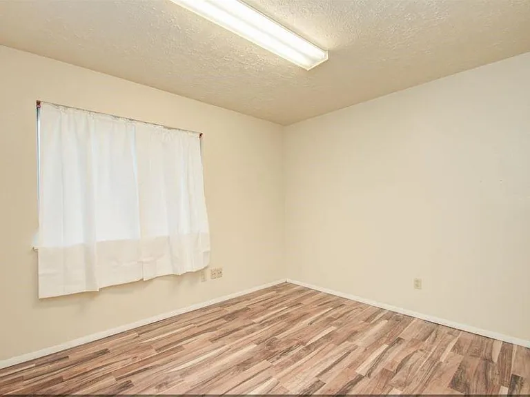 8206 Westbank Ave — Photo 10