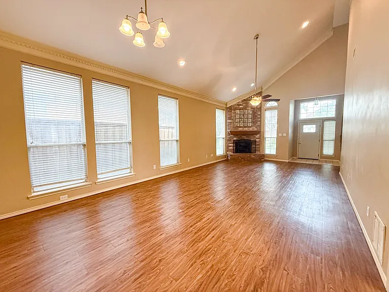 8902 Bayshore Ln — Photo 4