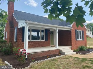 222 N 5th St, Shenandoah, VA 22849