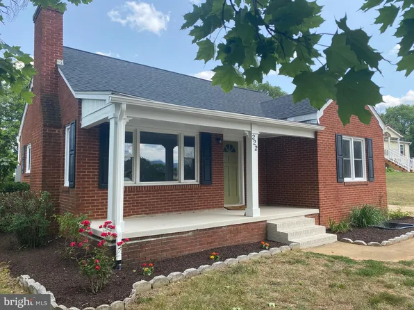 222 N 5th St, Shenandoah, VA 22849