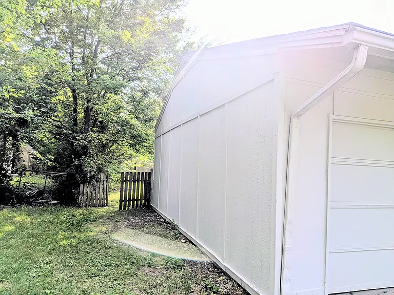 14802 White Ave — Photo 26