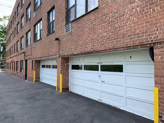 4th image of 47 Davis Ave APT 2l