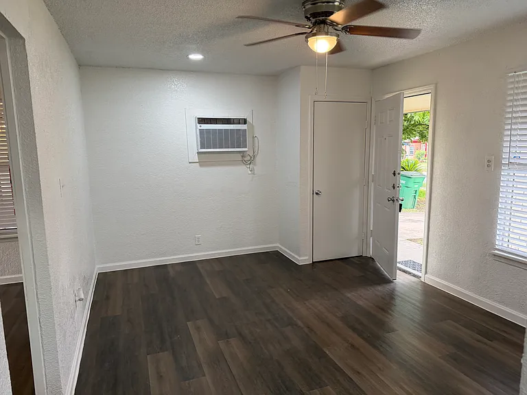 7414 Westlyn Dr — Photo 6