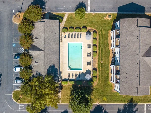 Sharon Pointe Apartment Homes
