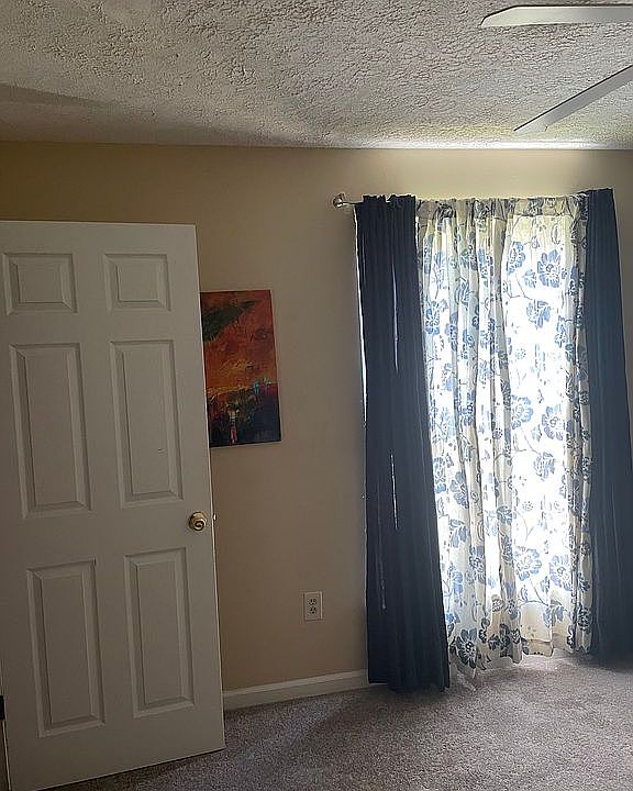 1st image of 1014 Carriage Dr APT A