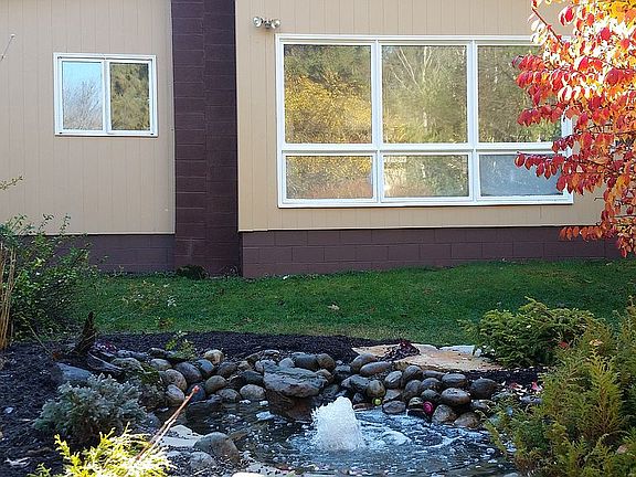 4th image of 20 Lilac Ln