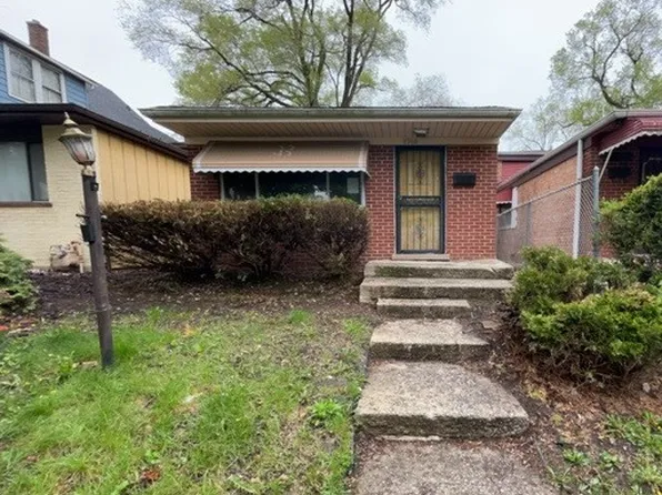 8746 S Princeton Ave, Chicago, IL 60620