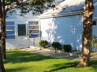 1B Daisy Ct, Lakewood, NJ 08701