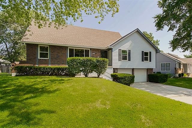1st image of 509 SE Vista Dr