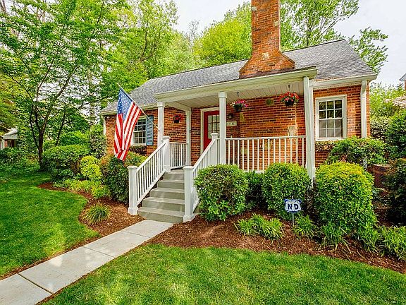Front Walkway to Porch