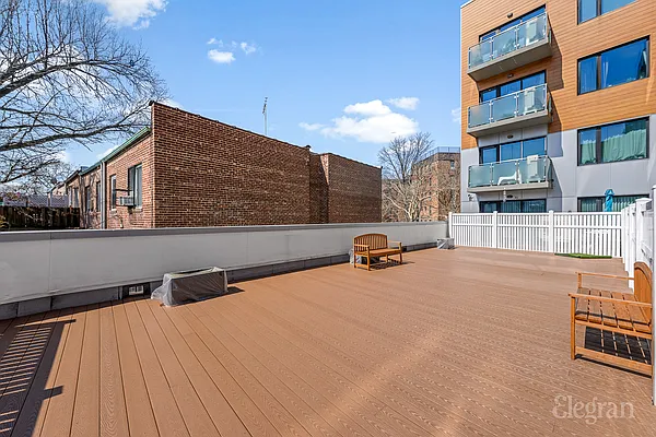 Sold by Elegran | media 9