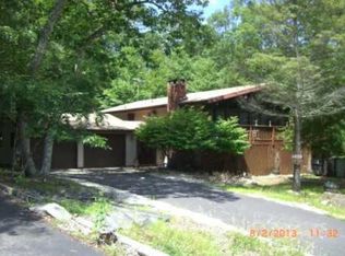 1091 Porter Dr, Bushkill, PA 18324