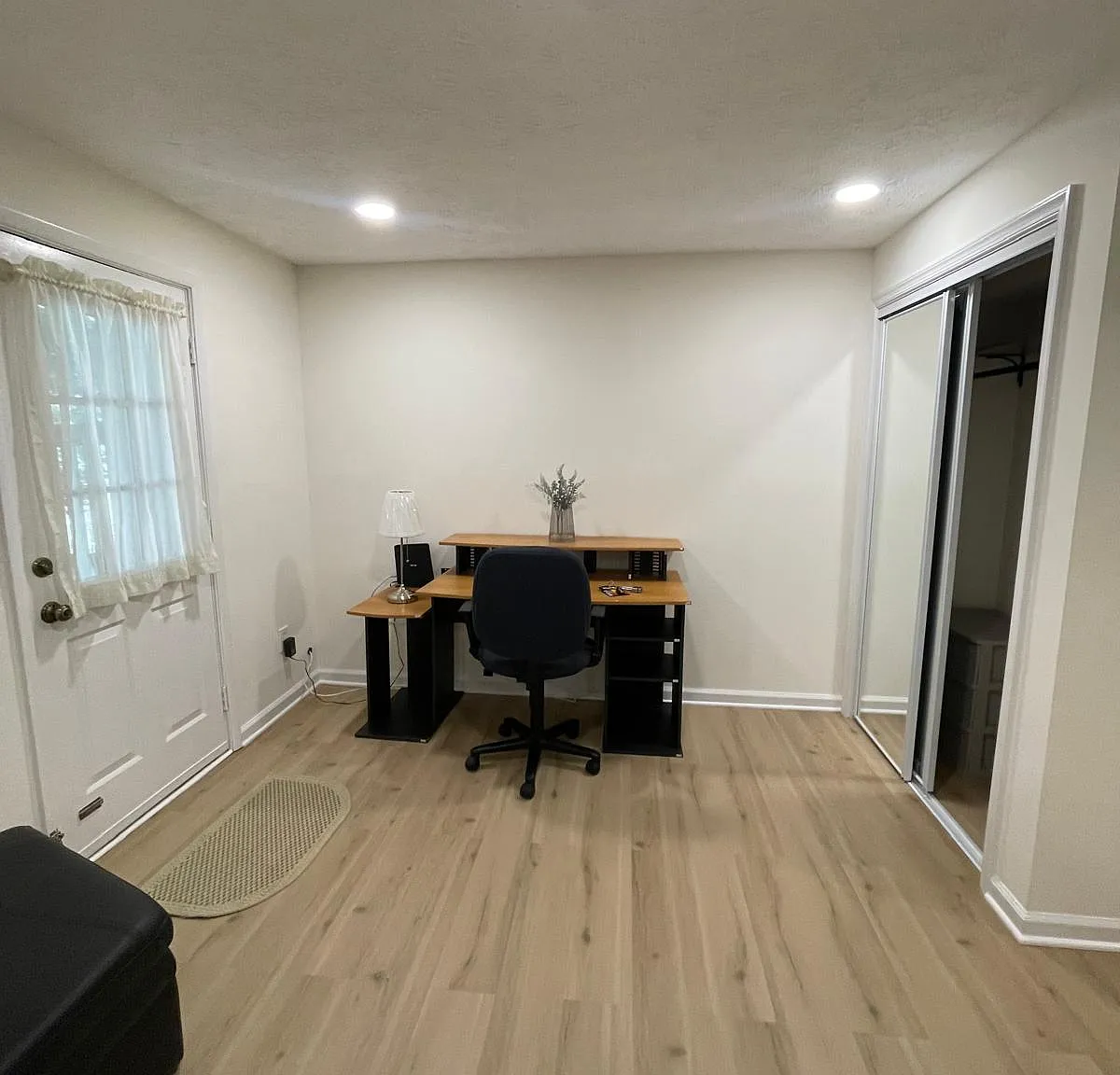 Studio, 600 sqft, $1,575 — Photo 2