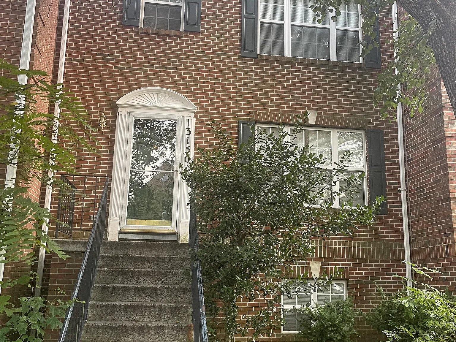 3 bed, 2100 sqft, $3,195 — Photo 2