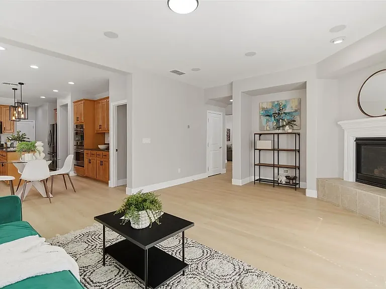 456 N Sierra Madre St — Photo 17
